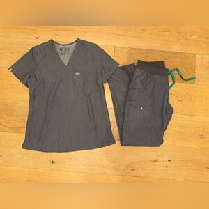 Figs Graphite Scrubs